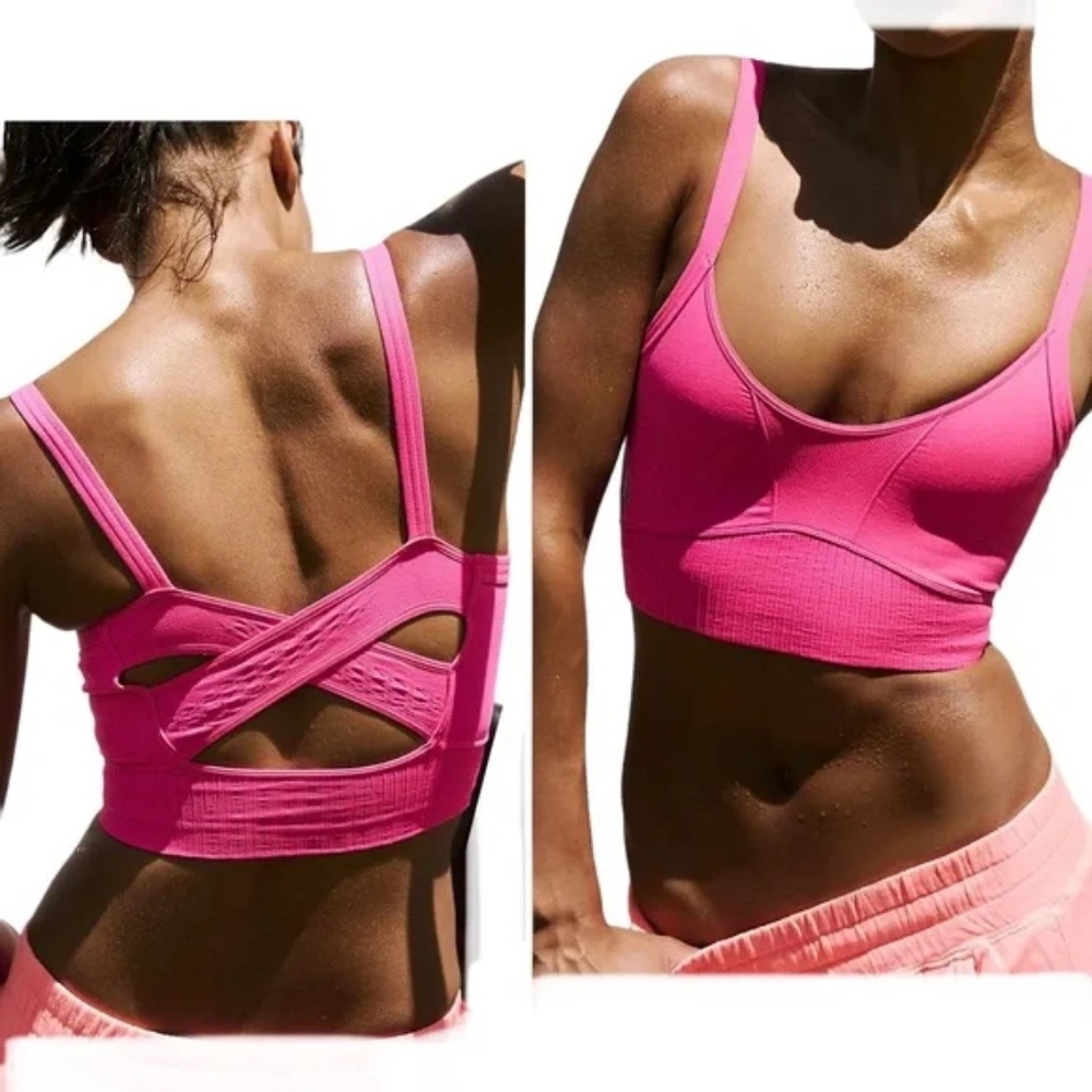 NWOT Good Karma Scoop Neck Bra Size M/L